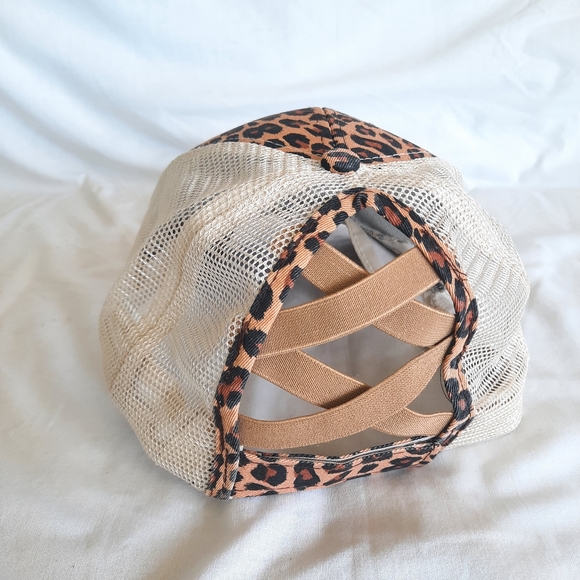 New! Leopard Print Pony Tail Hat - Picture 3 of 4